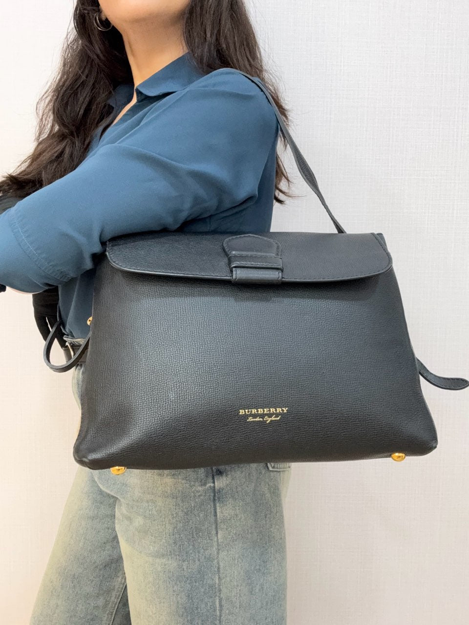 Burberry Camberley Top Handle Satchel Medium Black/House Checks