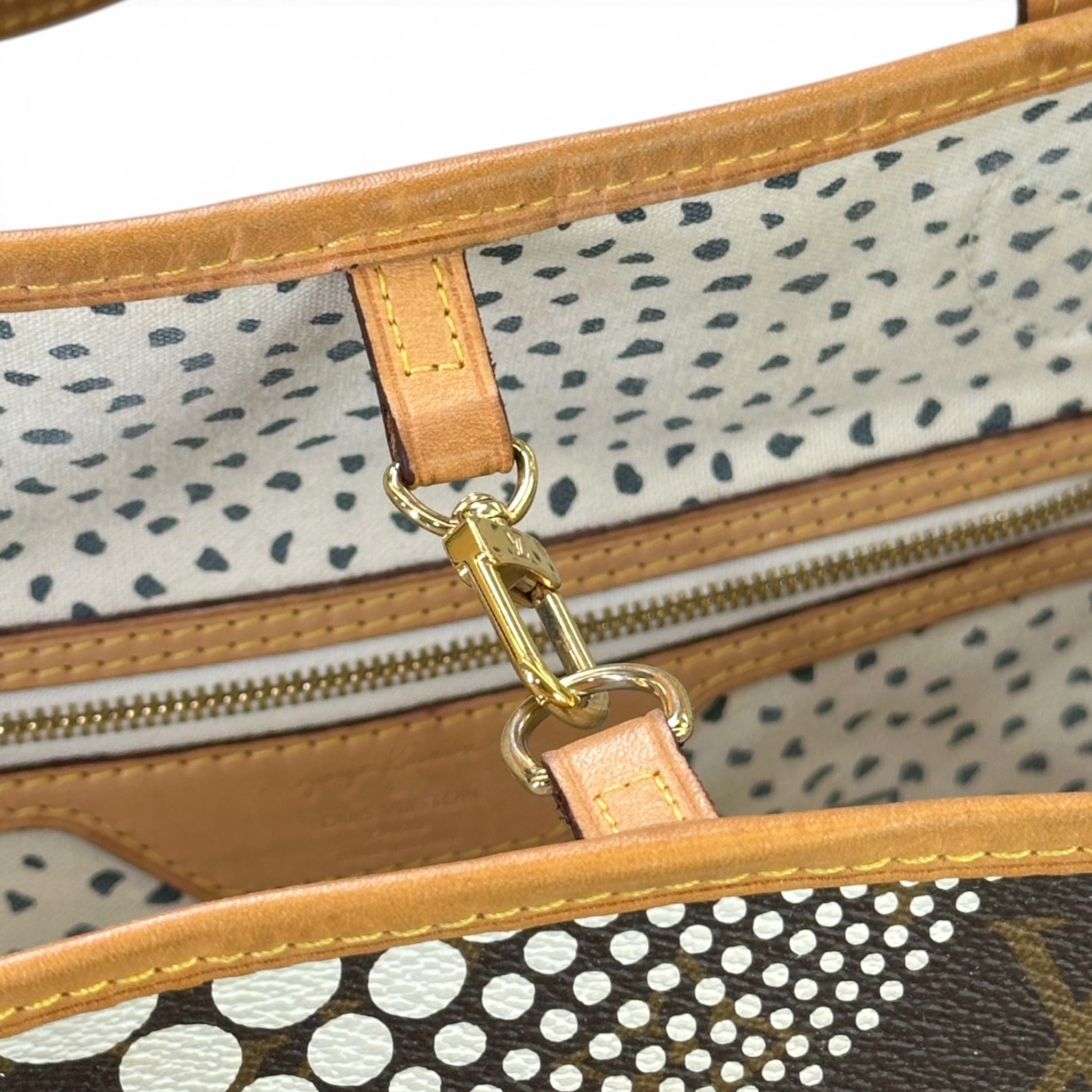 Louis Vuitton Neverfull MM Monogram Yayoi Kusama Wave Canvas