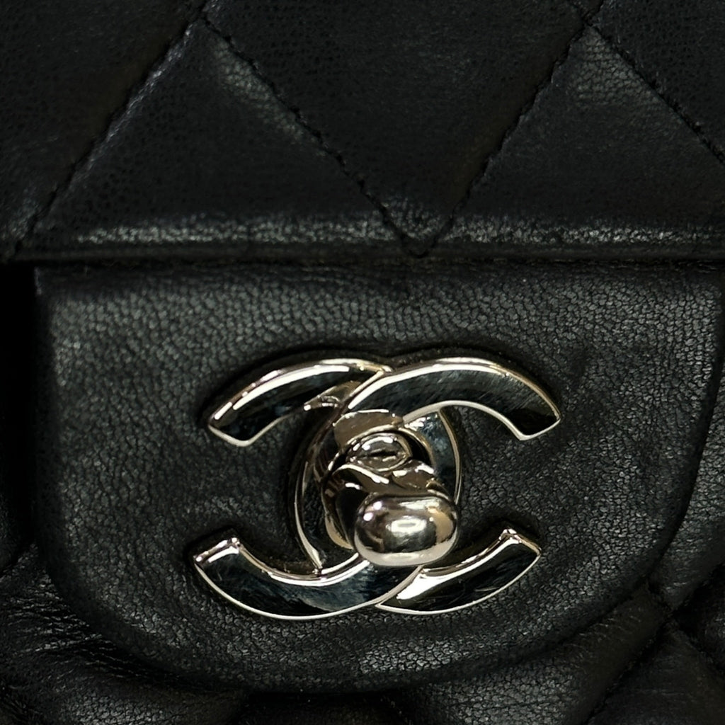 Chanel Classic Flap Bag Medium Black Smooth Lambskin