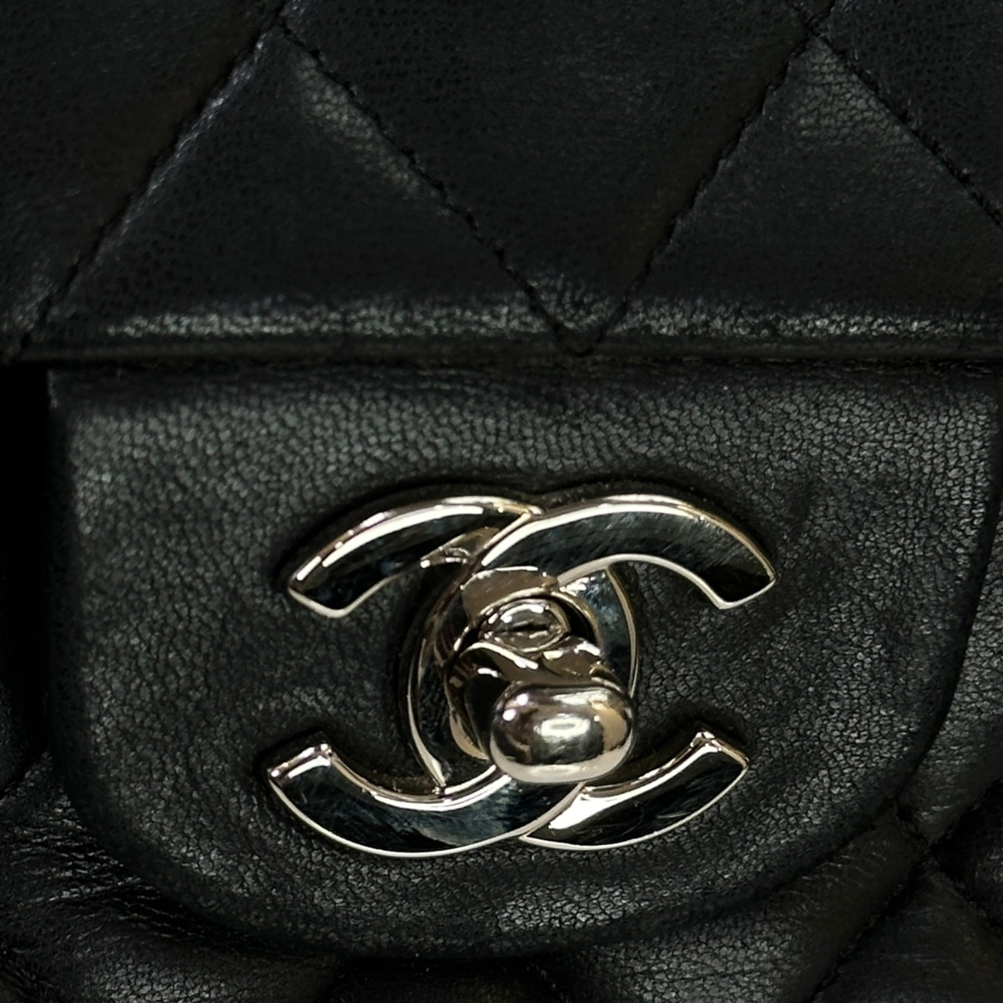 Chanel Classic Flap Bag Medium Black Smooth Lambskin