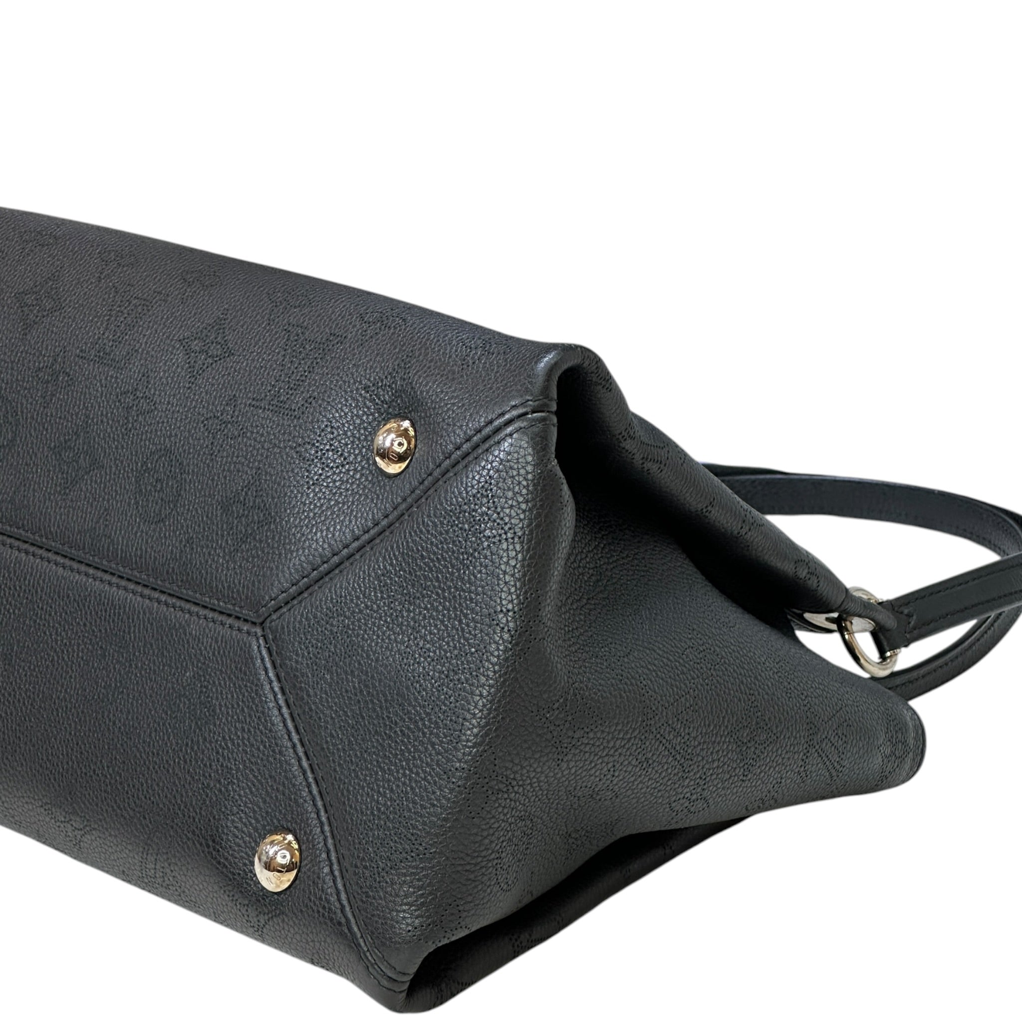 Louis Vuitton Sevres Bag Black Mahina Leather