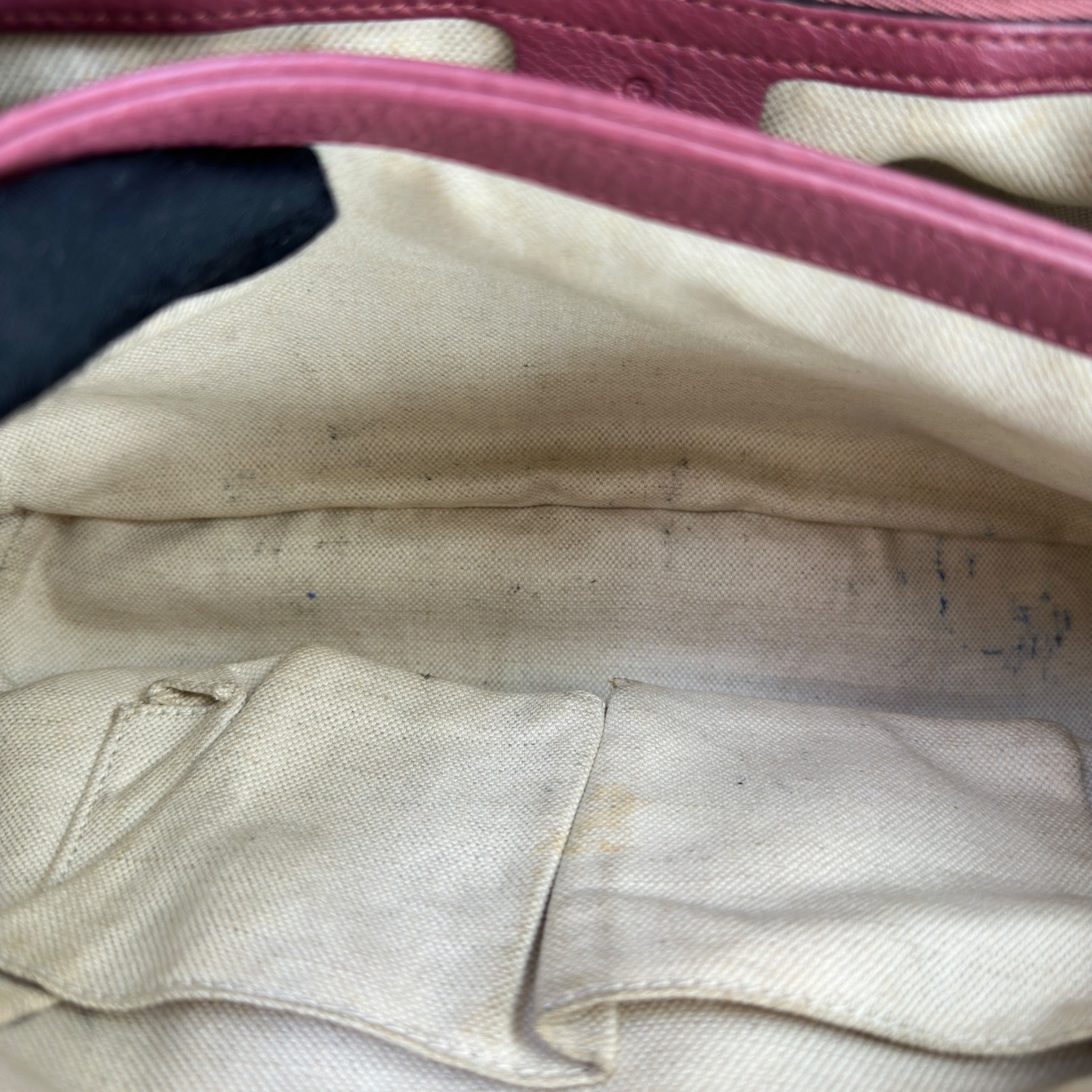 Gucci GG Marmont Shoulder Bag Pink Pebbled Leather