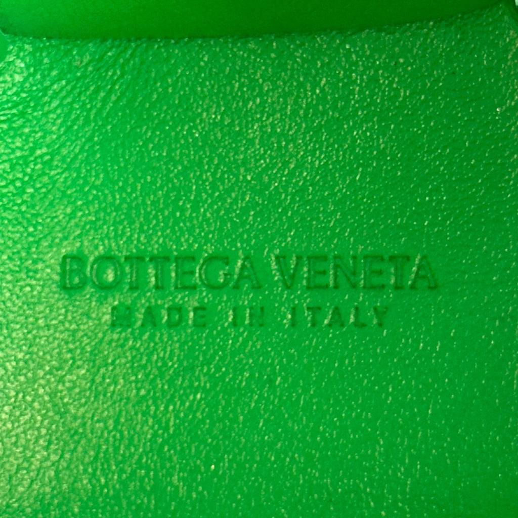 Bottega Veneta Cassette Bucket Bag Woven Green Leather