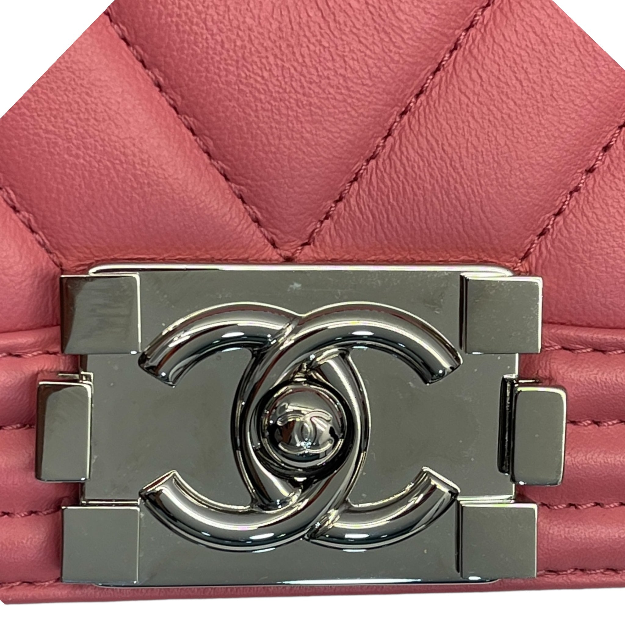 Chanel Boy Bag Medium Pink Lambskin