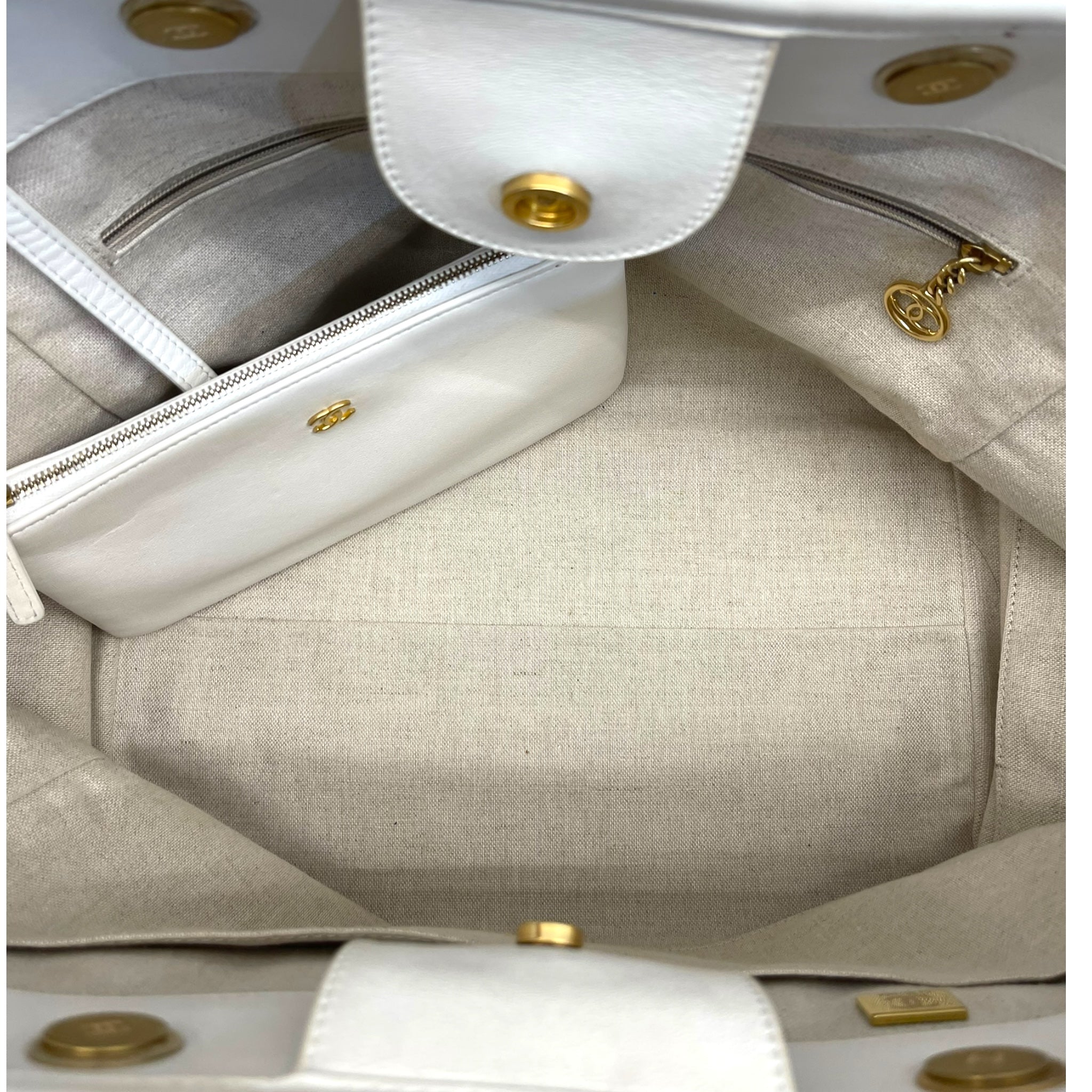 Chanel Deauville 2022 Enamel Medium Tote Bag