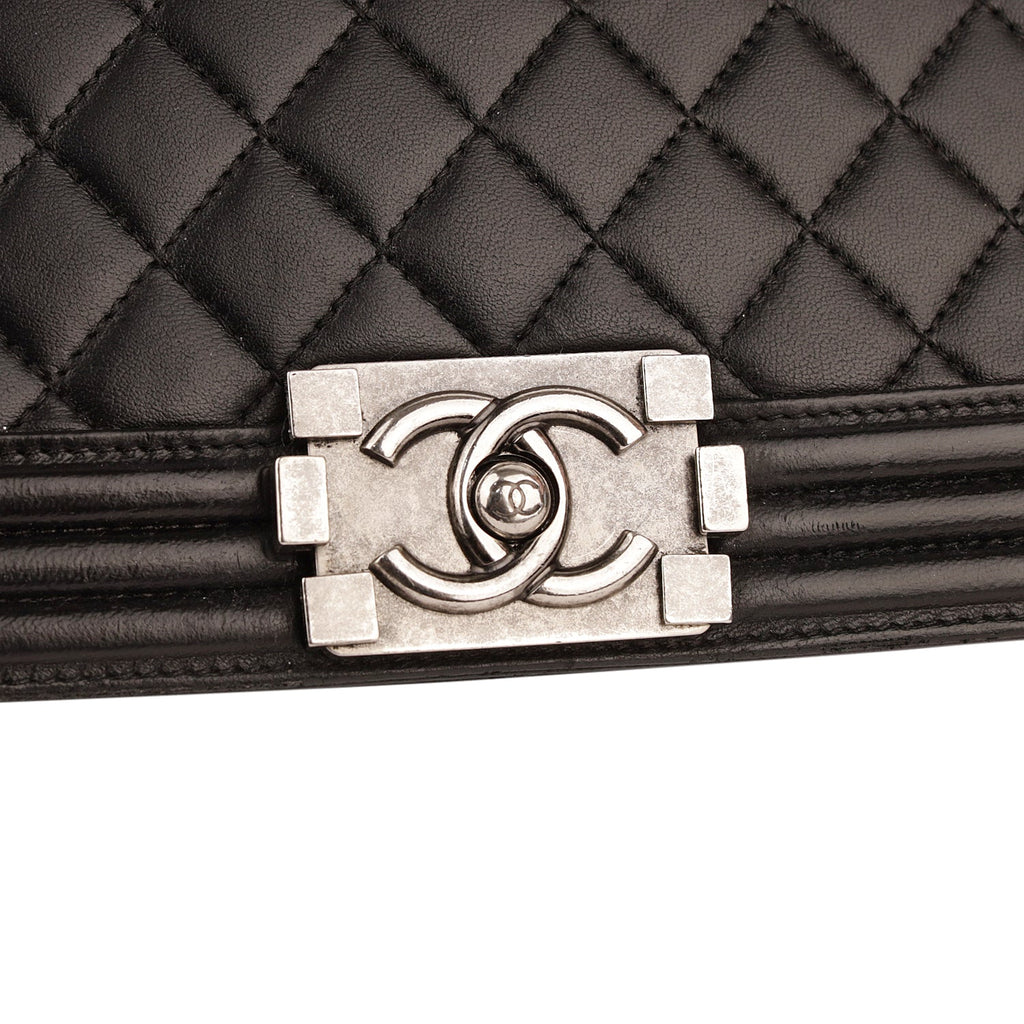 Chanel Boy Bag Medium Quilted New